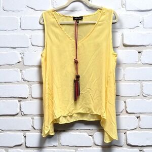 Melissa Paige Yellow Sleeveless V-Neck Tunic Tank Top with Necklace Detail
